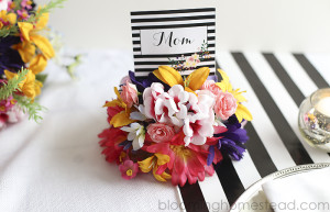 Simple and beautiful floral placecard holder. Perfect for weddings, showers, dinner parties, or really any event. So easy to make too.